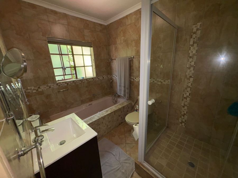 3 Bedroom Property for Sale in Safari Gardens North West